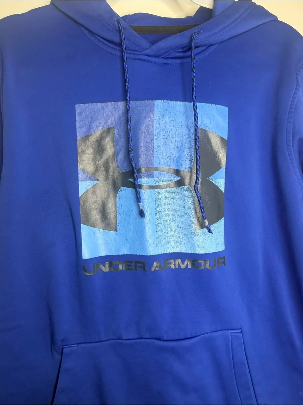 Under Armour COLDGEAR Blue Graphic Hoodie – Size L
